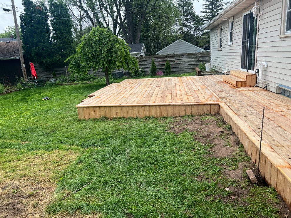 Menasha Cedar Deck