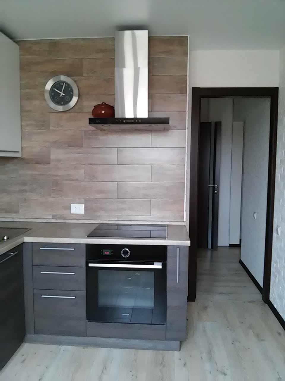 Угловая кухня модерн