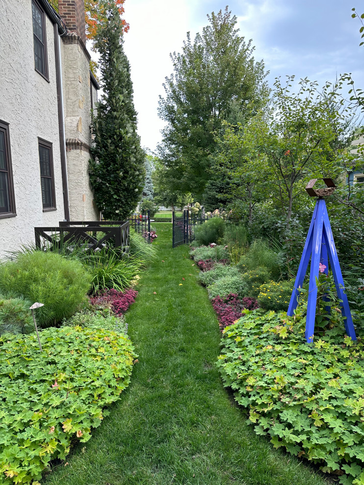 Saint Paul Tudor Garden