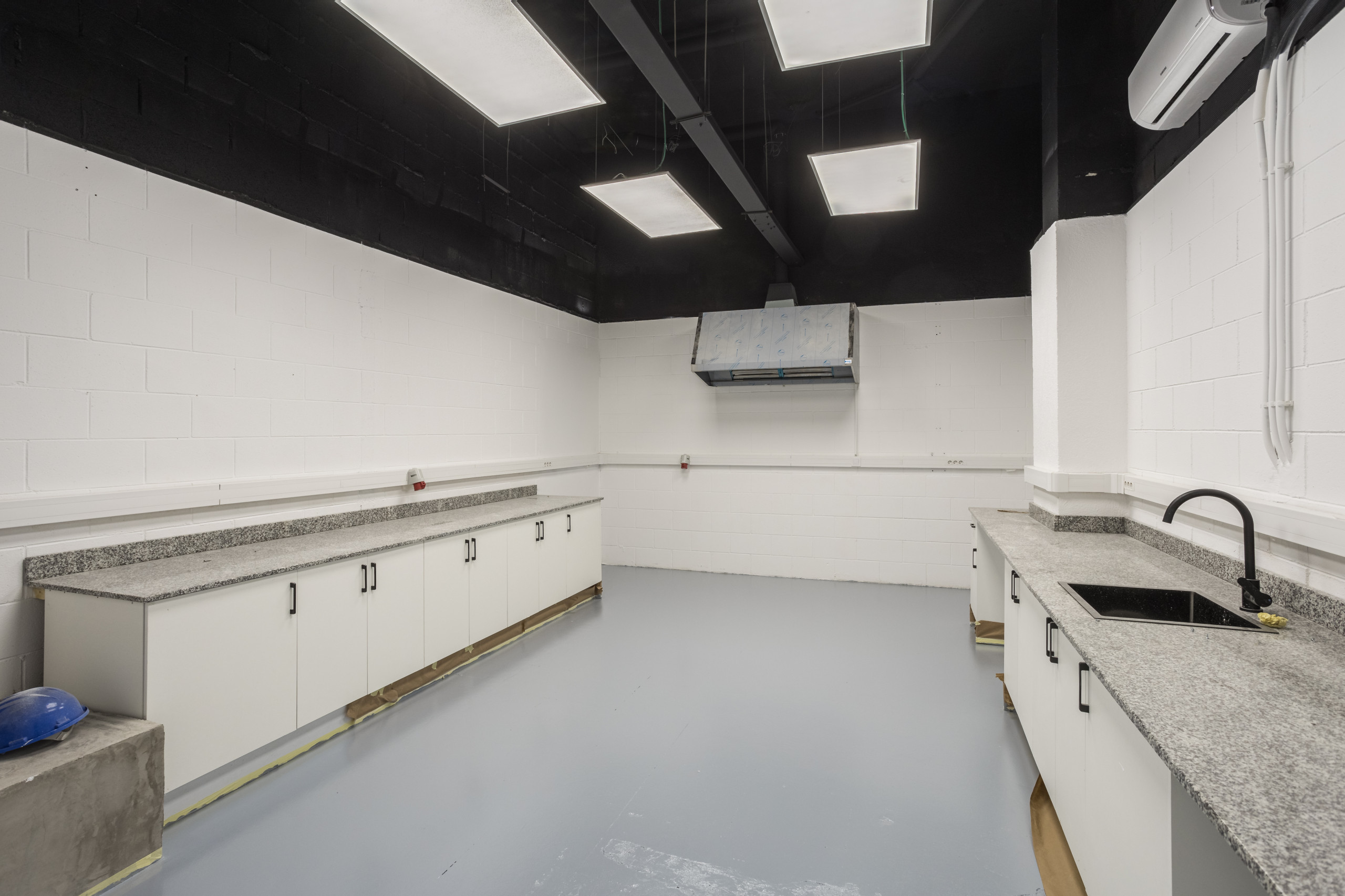 Interiorismo de oficinas y laboratorios