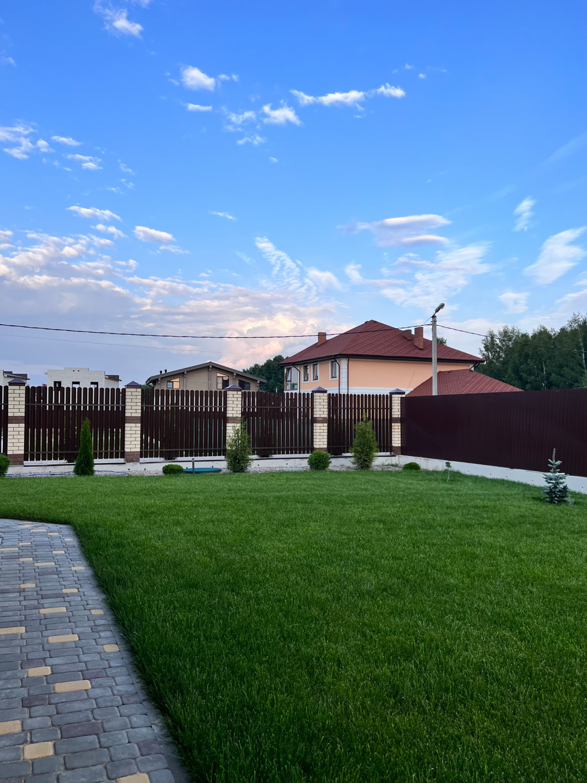 Ландшафтный дизайн территории частного владения в КП "Земляничная поляна"