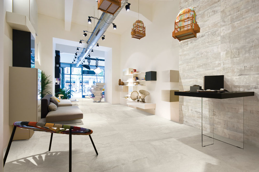 Transitional home design photo in Phoenix