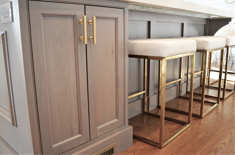 Home design - transitional home design idea in Chicago
