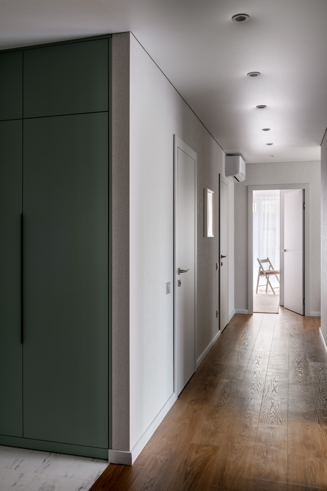 Светлая квартира для семьи с двумя детьми