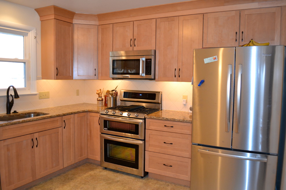 Transitional kitchen photo in Baltimore