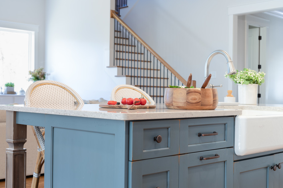 Home design - transitional home design idea