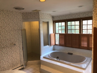 Bathroom of the Week: Open Spa Feeling for Empty Nesters (12 photos)