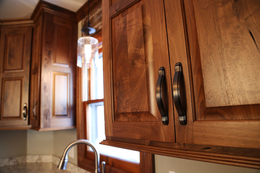 Home design - rustic home design idea in Cedar Rapids