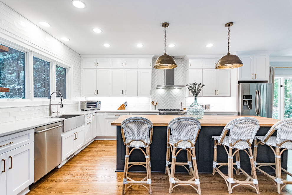 N. Raleigh Kitchen & Dining Area