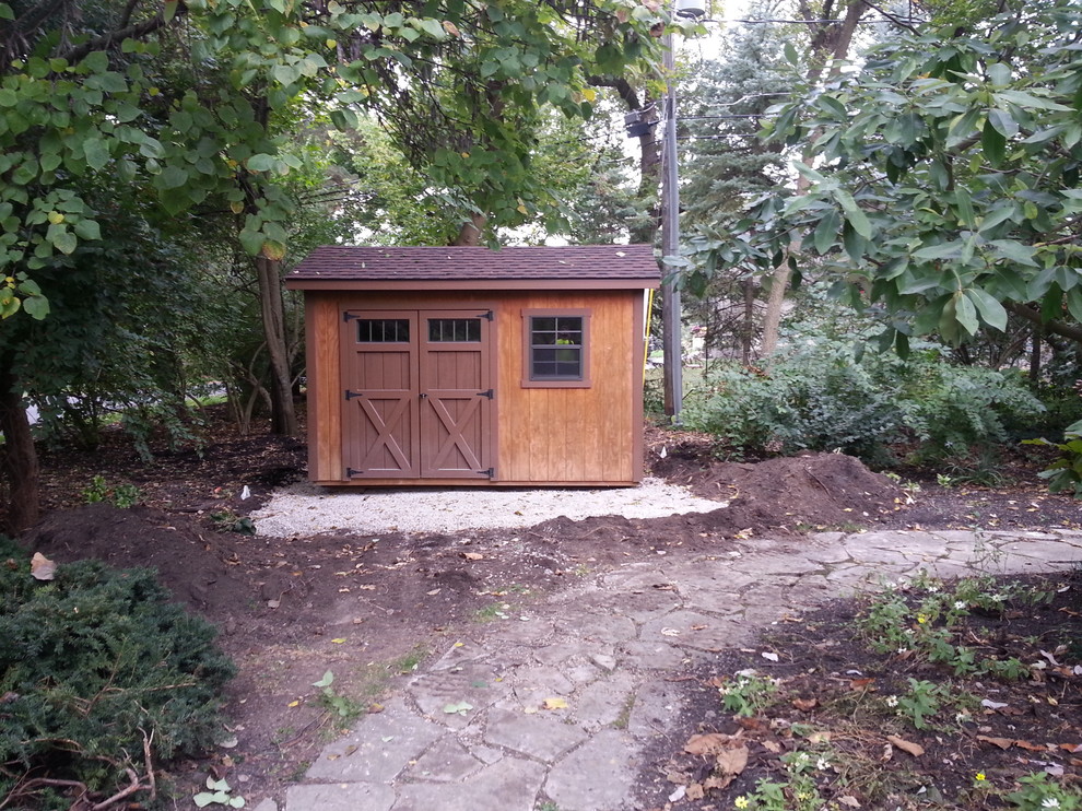 Mid-sized country detached garden shed in Columbus.