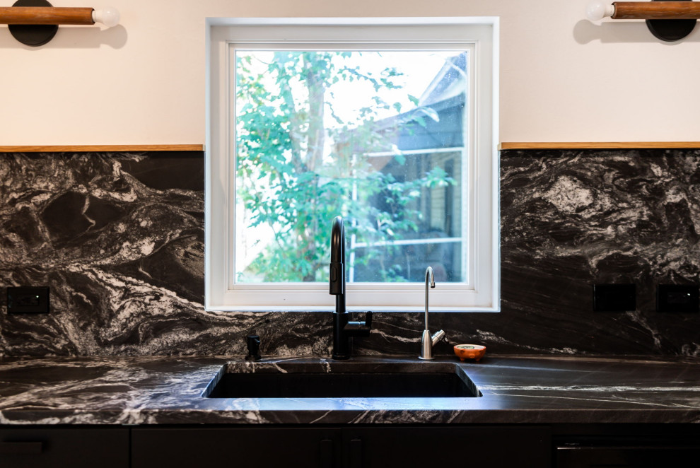 Minimalist kitchen photo in Austin