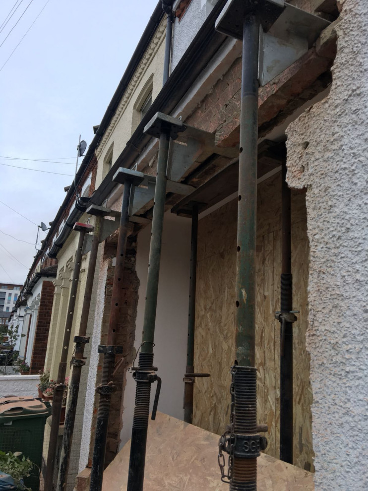 Replacing original features to period property + new timber sash windows