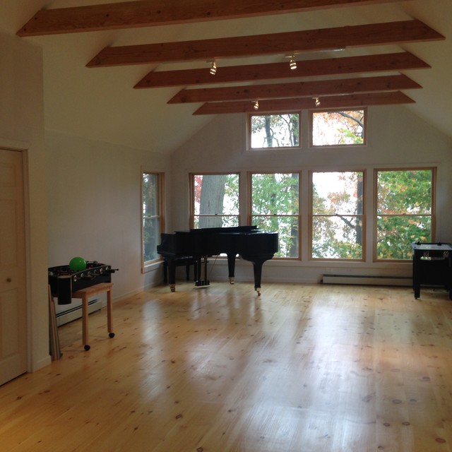 Peach lake addition Traditional New York by North County