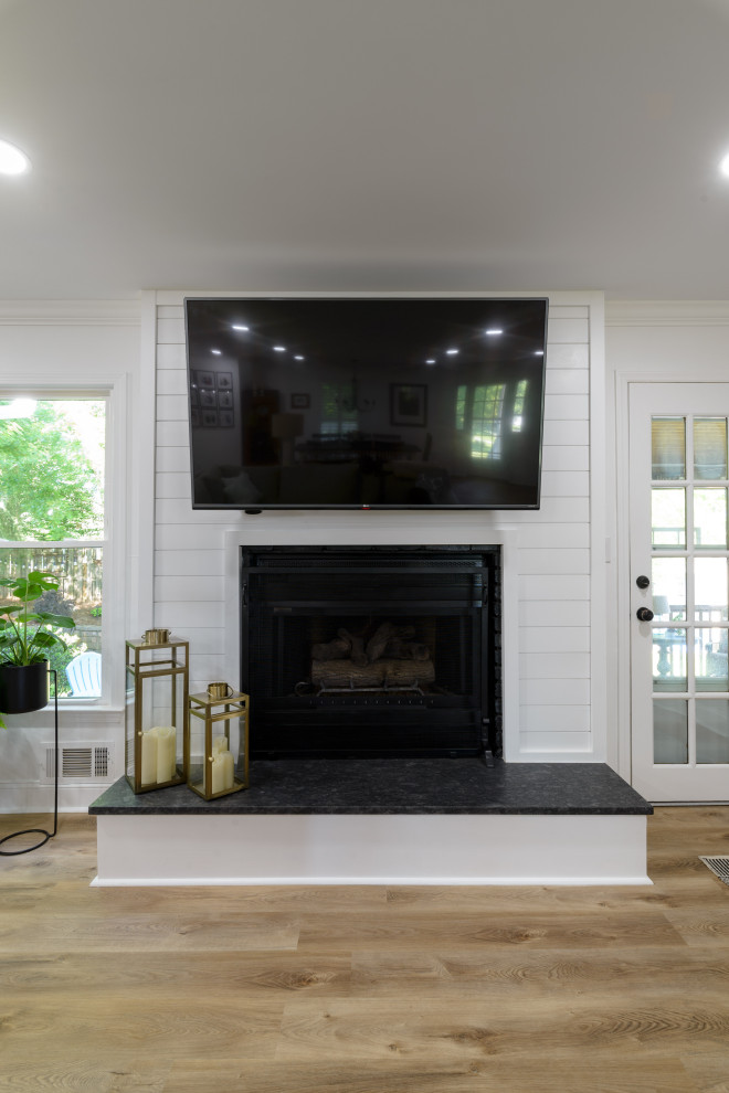Example of a transitional home design design in Atlanta