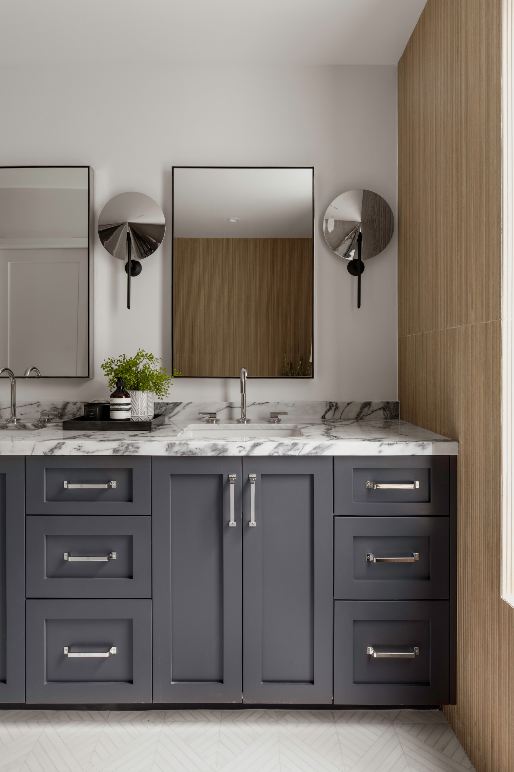Inspiration for a mediterranean bathroom remodel in Los Angeles