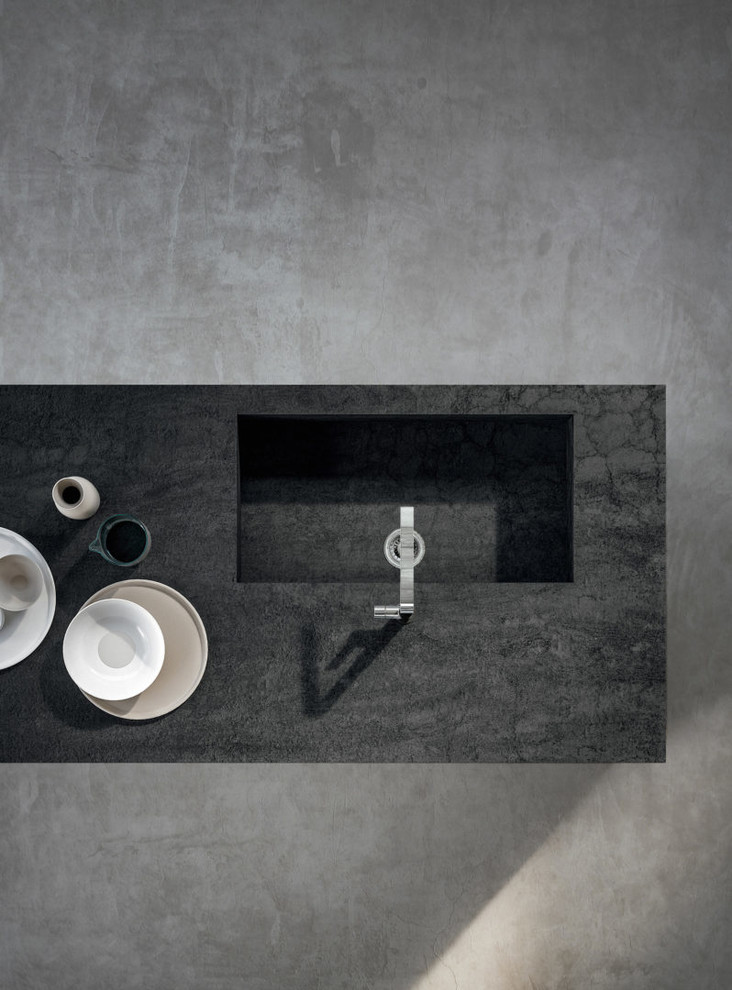 Example of a minimalist kitchen design in Phoenix