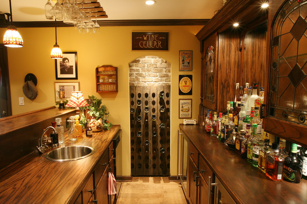 This is an example of a traditional wine cellar in Atlanta.