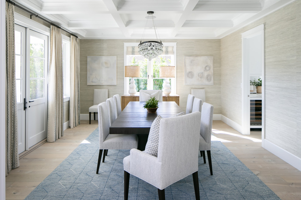 Beach style dining room photo in Los Angeles