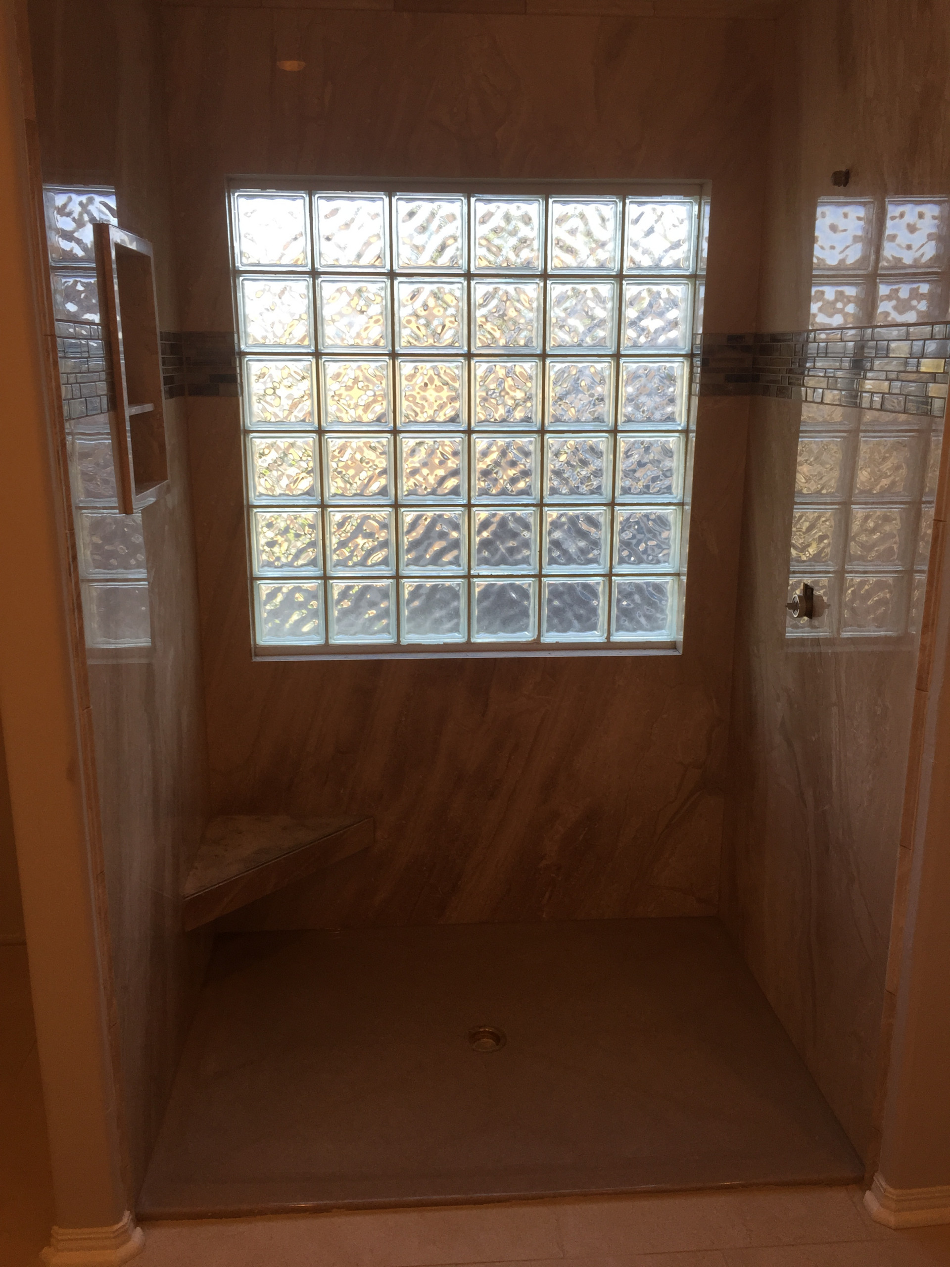 Tubs/ Showers