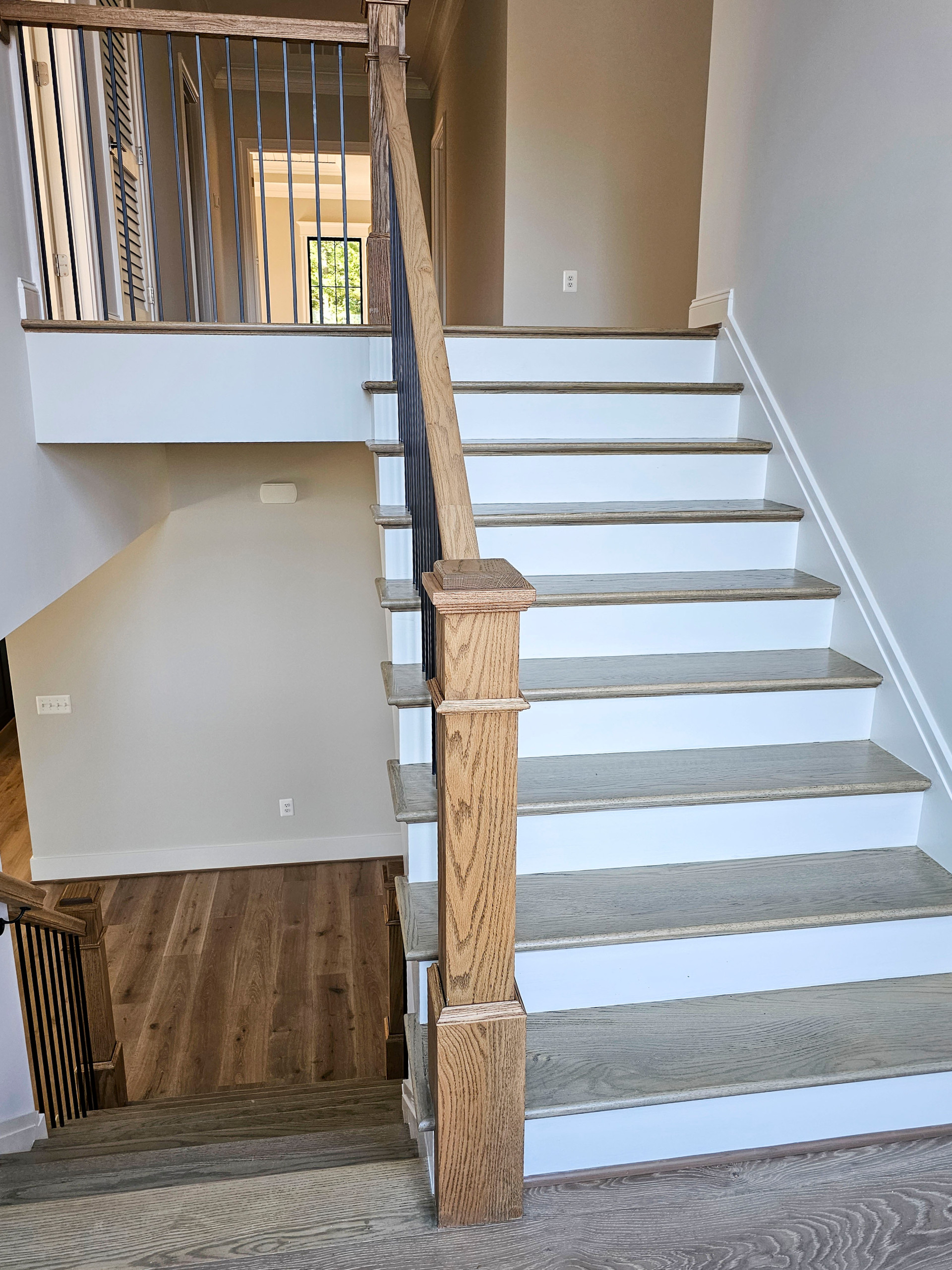 105_Modern and Bold U-Shaped Staircase, Vienna VA 22180