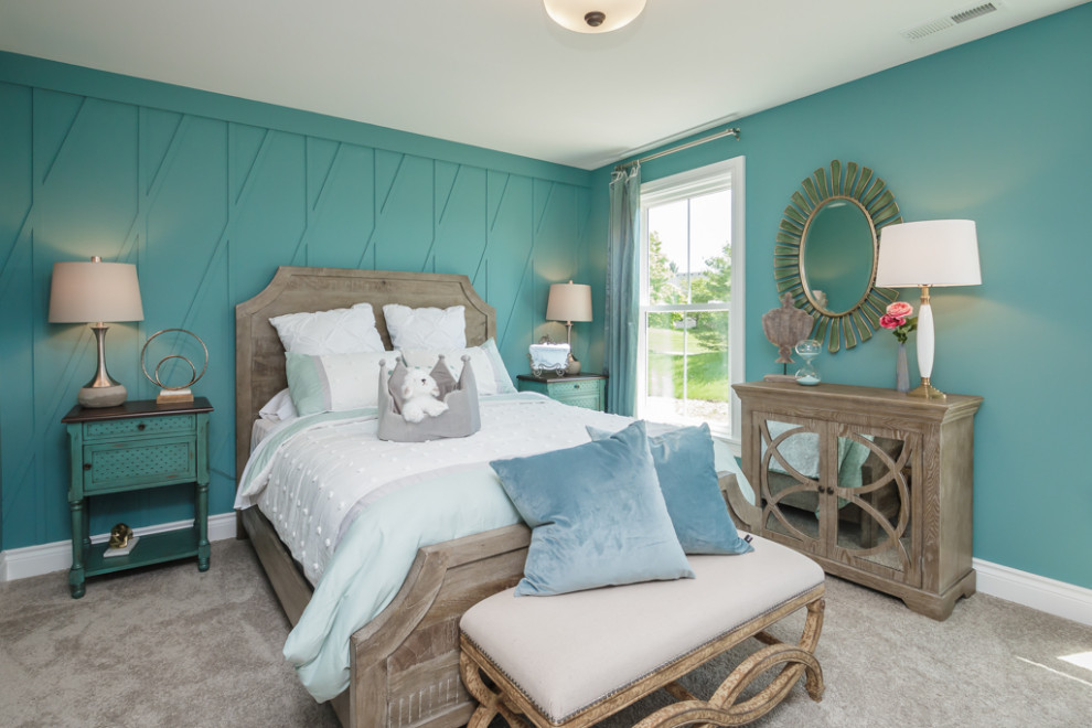 Ejemplo de dormitorio infantil tradicional renovado de tamaño medio con paredes azules, moqueta, suelo blanco y panelado