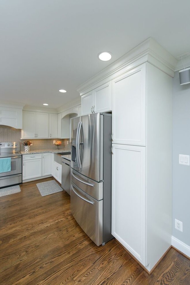 Example of a transitional kitchen design in Baltimore