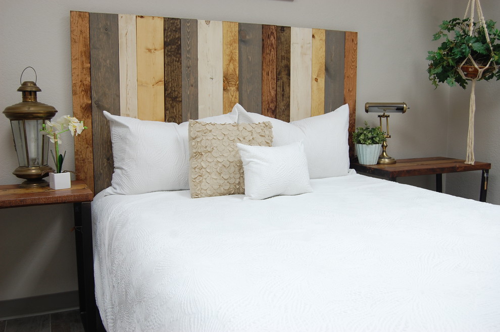 Mountain style bedroom photo in Phoenix