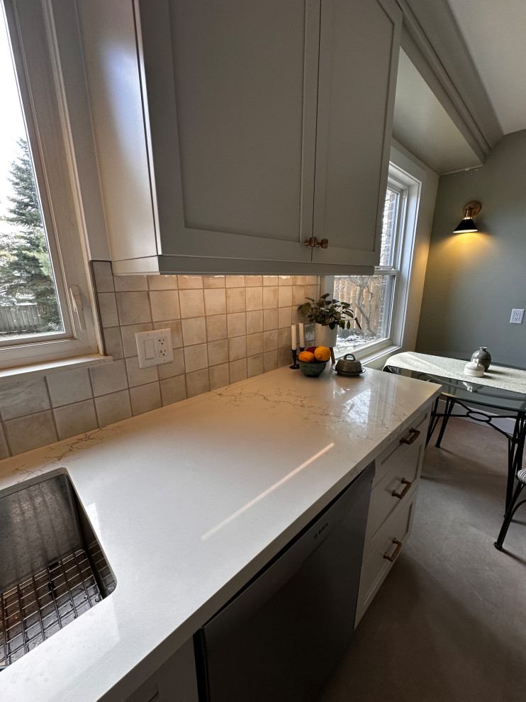 Spencer Crescent - Elegant Kitchen Remodel