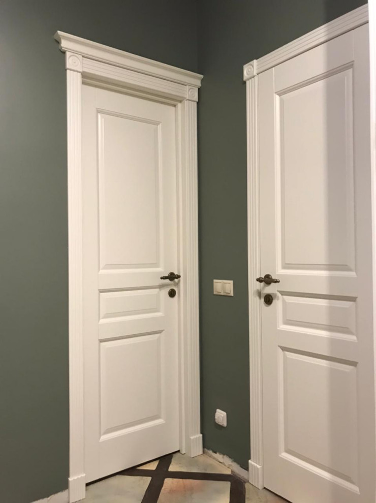 Поставка межкомнатных дверей из массива ольхи, модель "Валенсия" белая эмаль