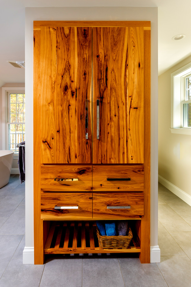 Example of a transitional home design design in Boston