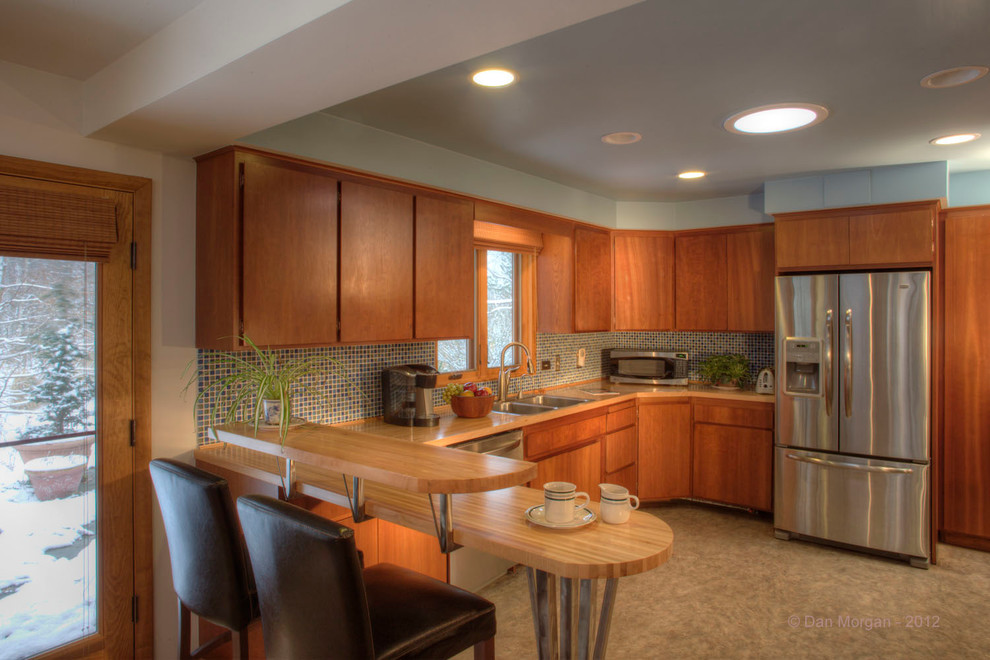 Inspiration for a rustic kitchen remodel in Cleveland