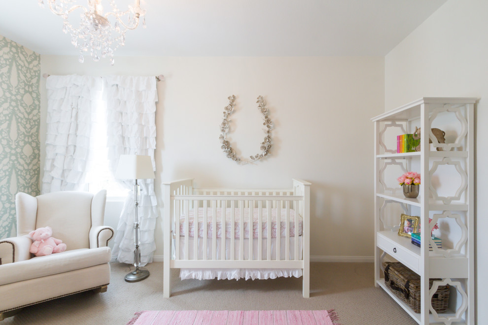 Свежая идея для дизайна: комната для малыша - отличное фото интерьера