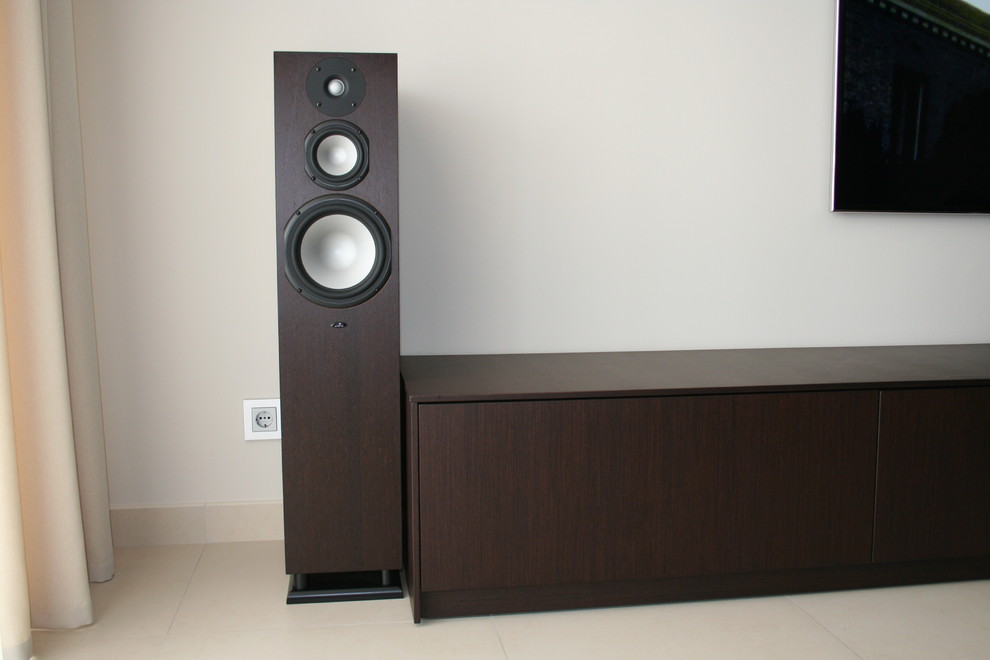 Подбор аккустики под цвет мебели ВЕНГЕ