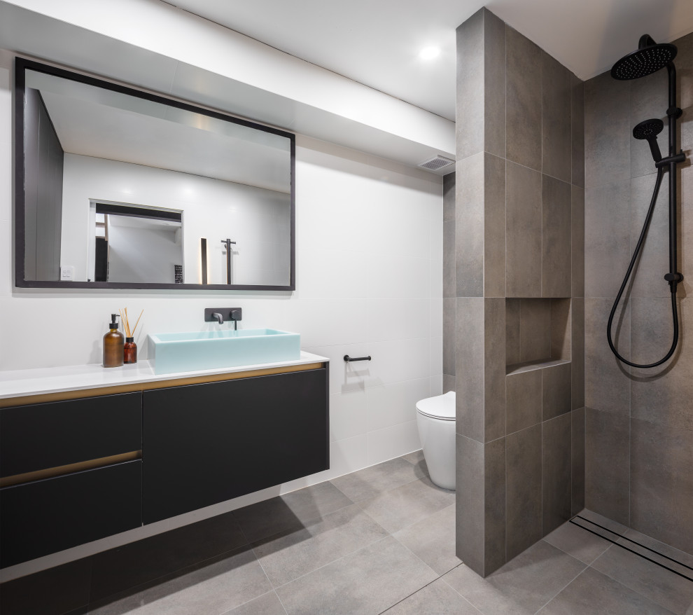 Photo of a modern bathroom in Perth.