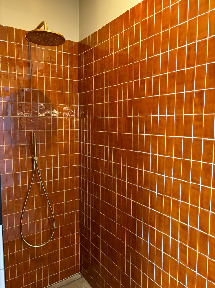 Family Bathroom N7