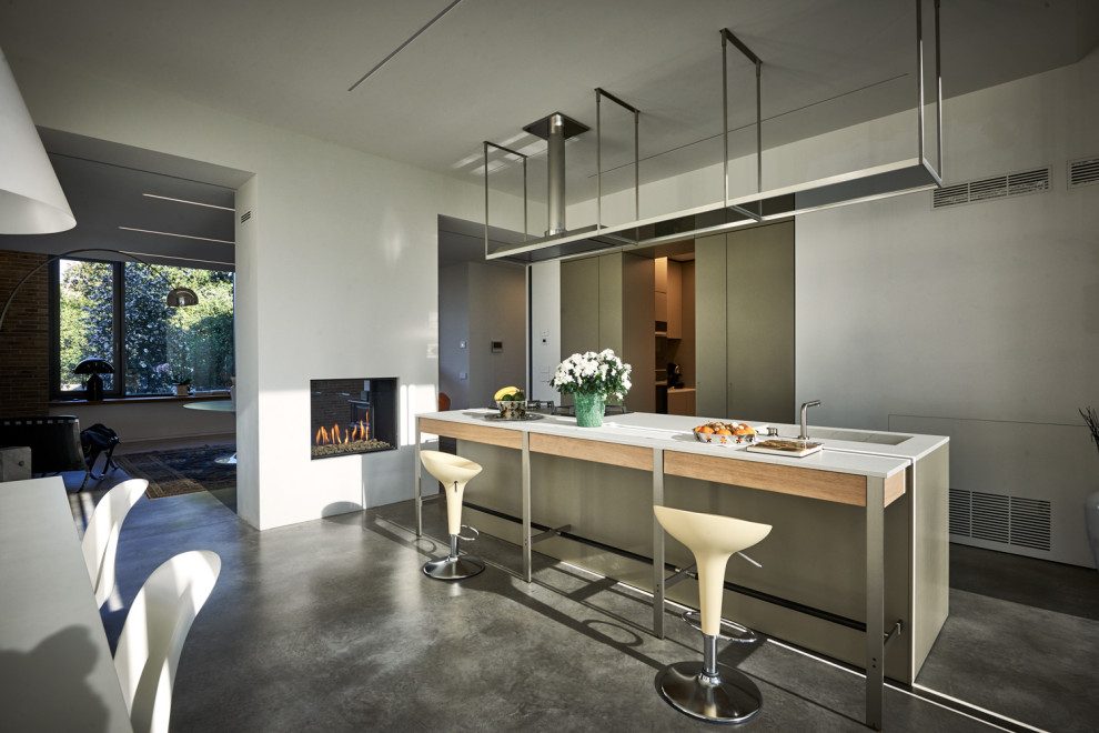 Inspiration for a modern kitchen remodel in Venice