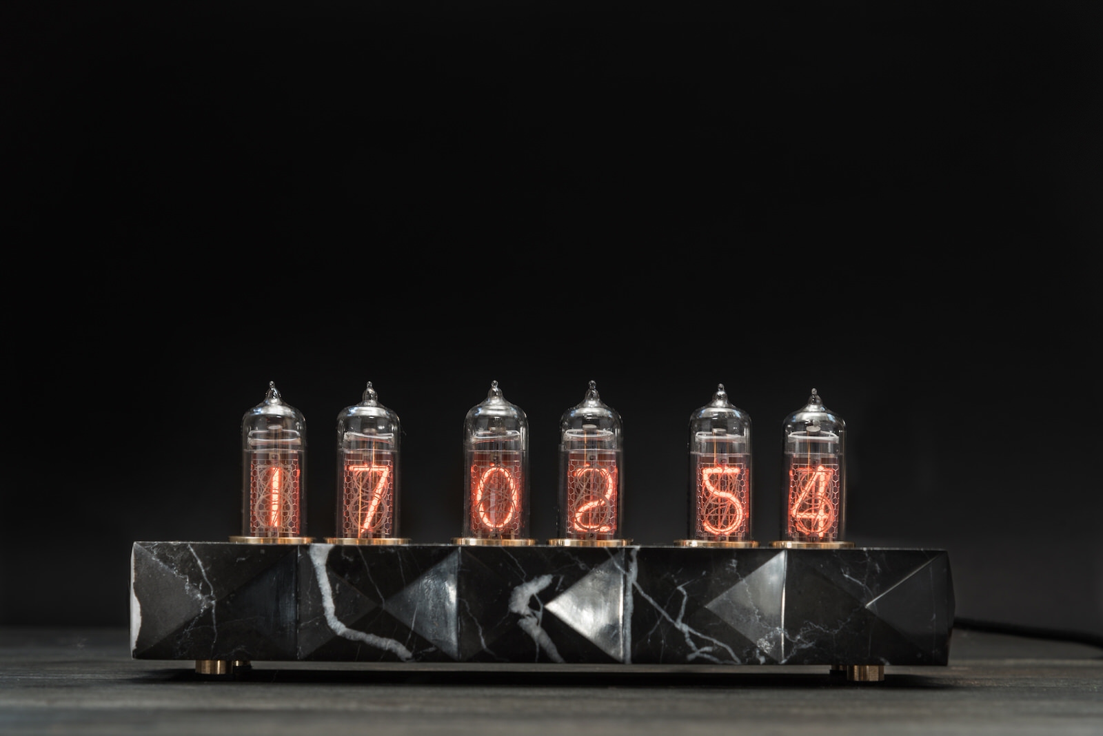 Ламповые часы Сатурн-5 из натурального мрамора