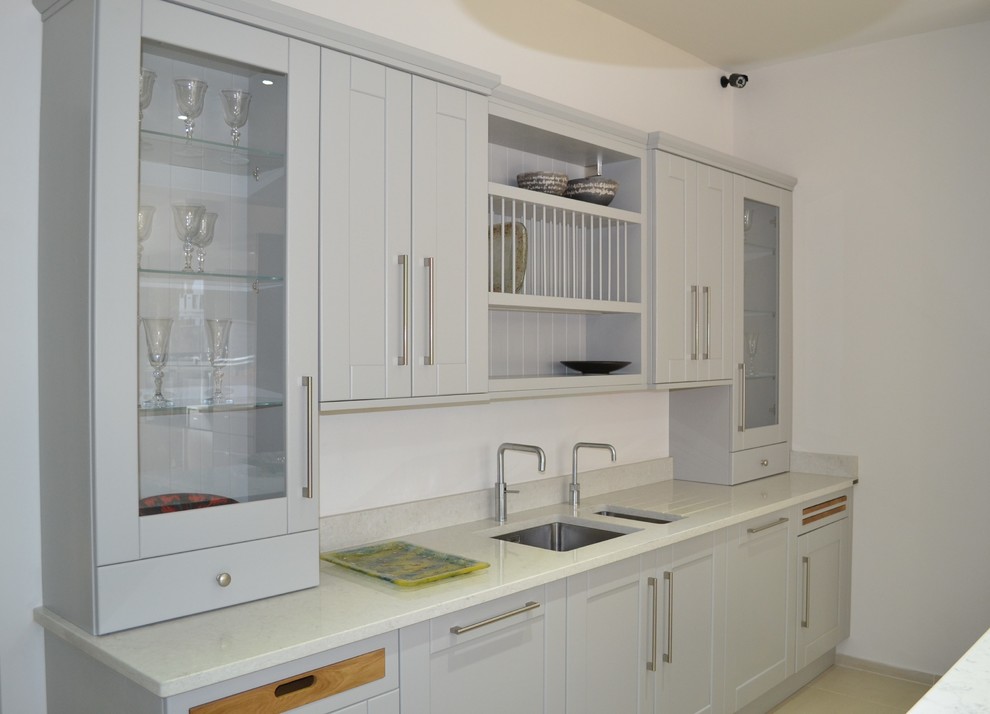 Inspiration for a classic kitchen in London.