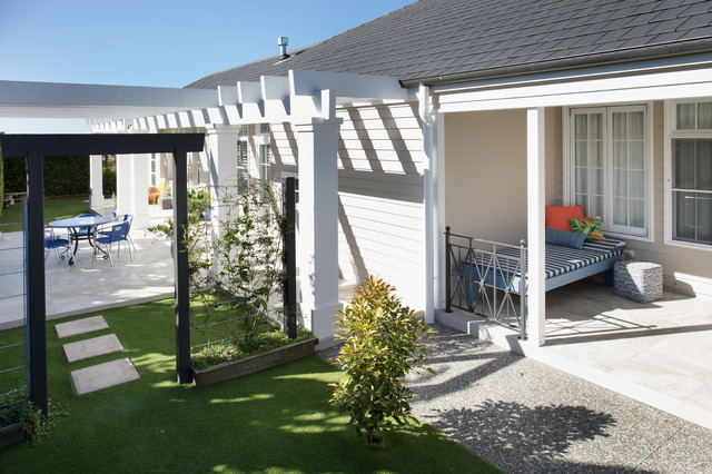 HOW TO MAKE YOUR HAMPTONS DREAM A REALITY coastal-patio