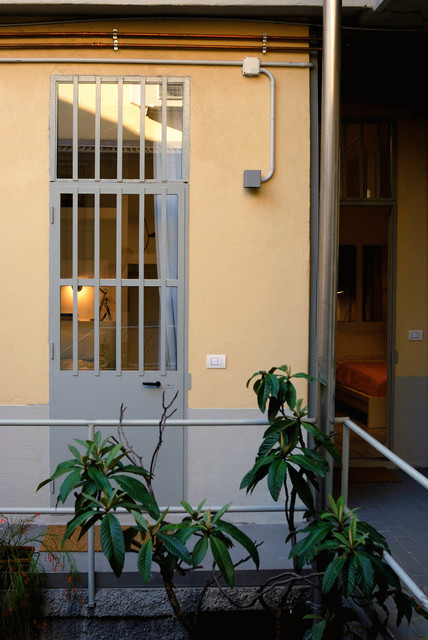 bed and breakfast sui navigli modern-eingang