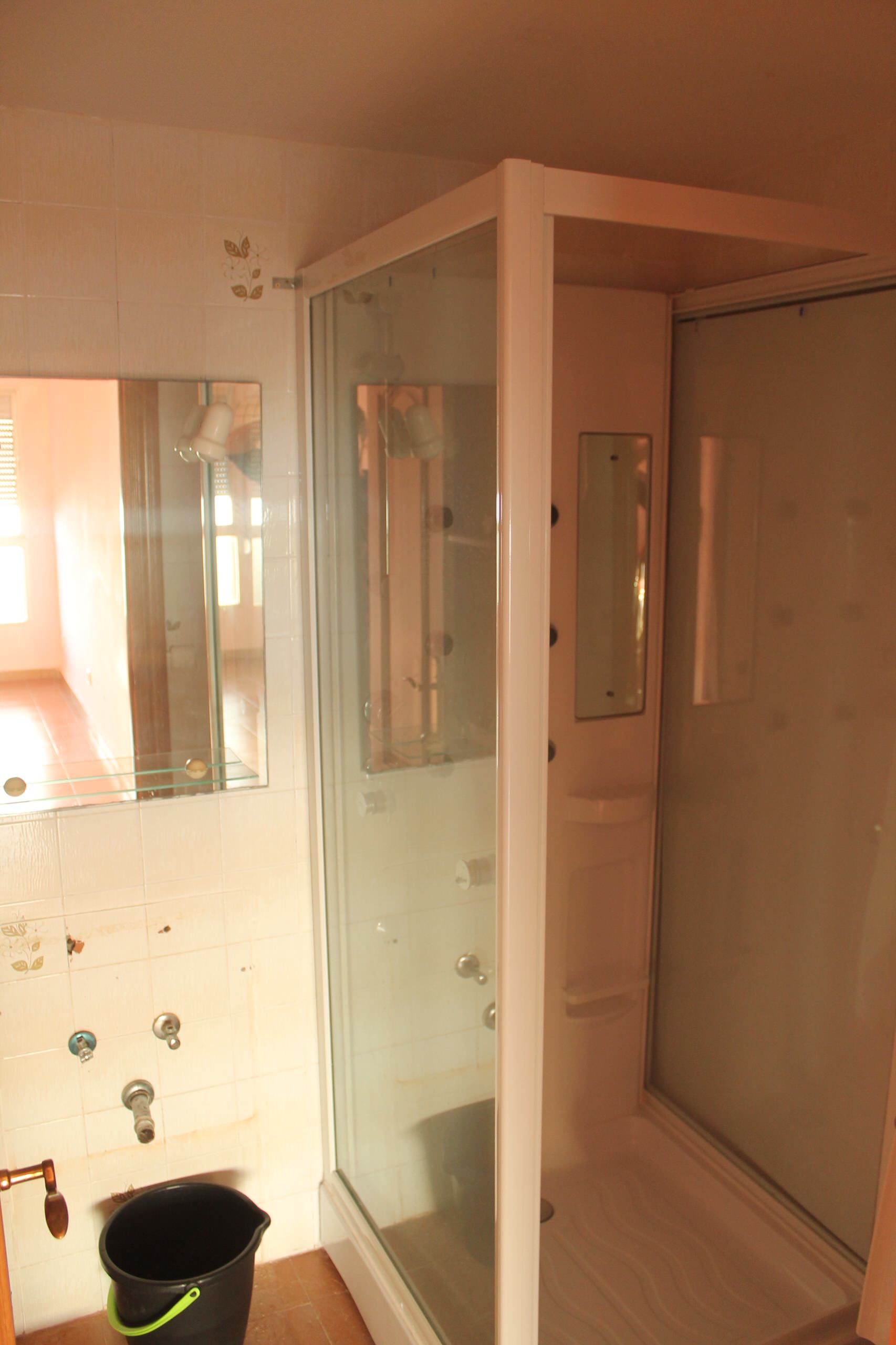 Baño suite (antes)