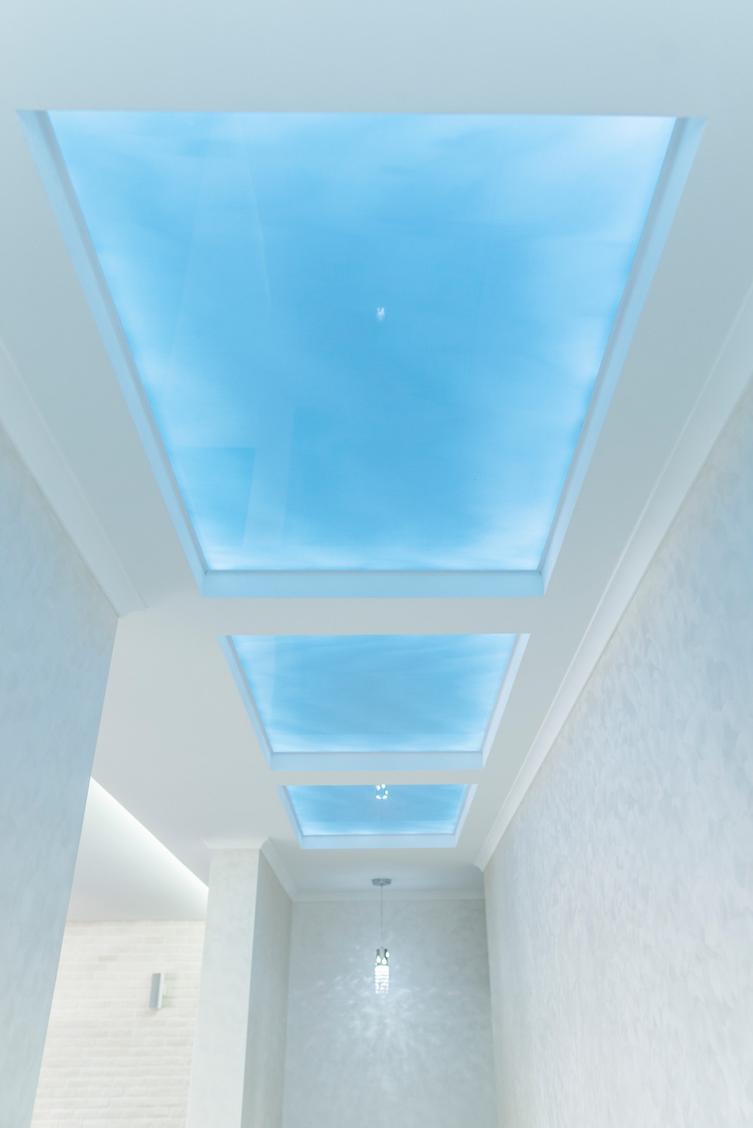 Ниши с натяжным потолком и подсветкой