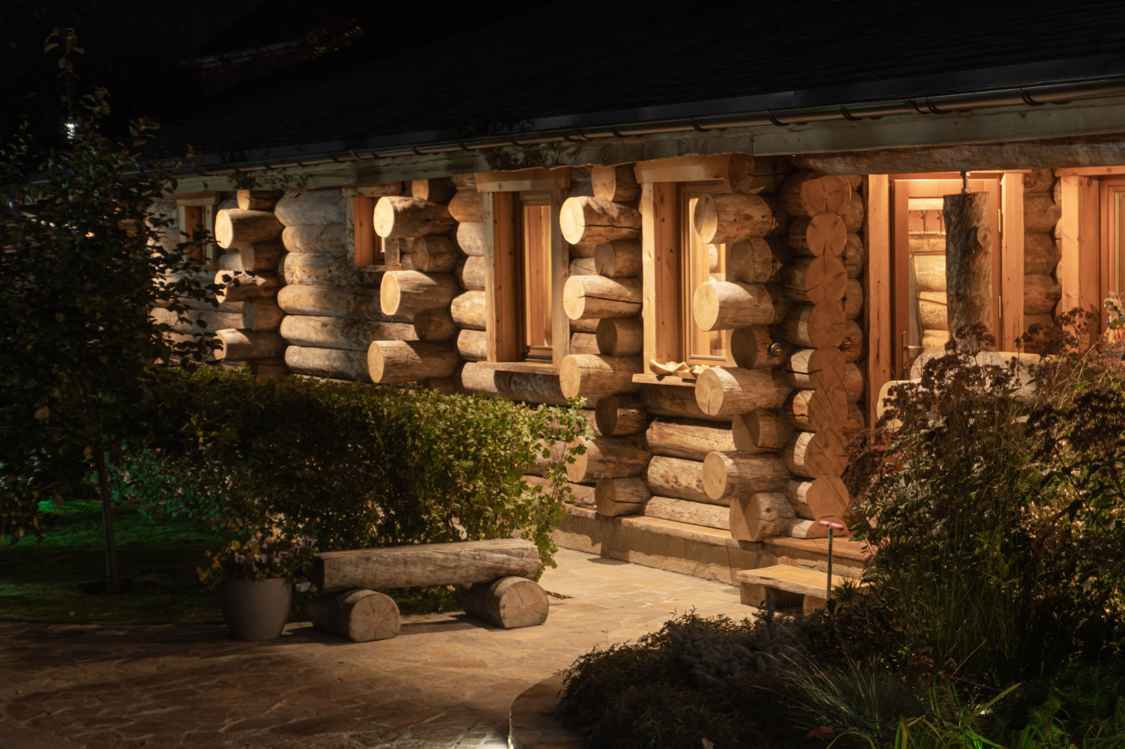 Ночная подсветка сада