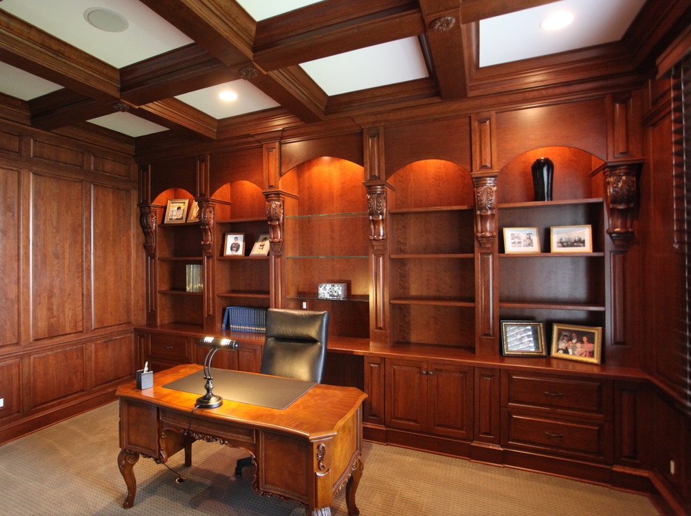Traditional home office in Detroit.