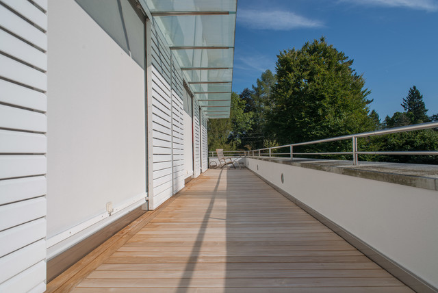 Holzterrasse contemporary-deck