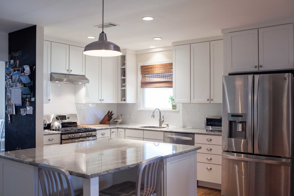 Kitchen - transitional kitchen idea in Austin