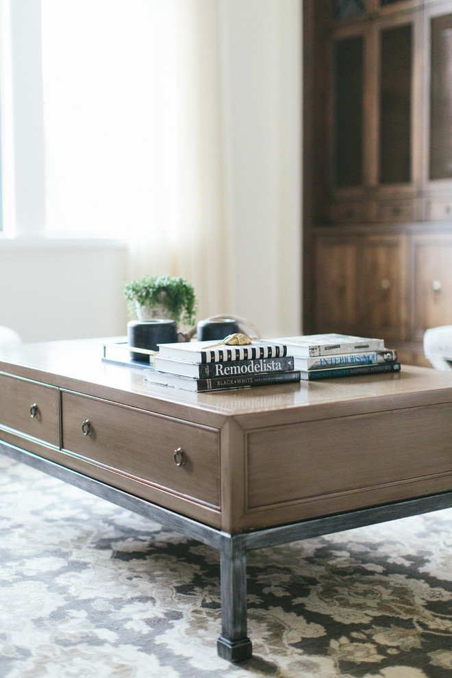 Transitional home design photo in Chicago