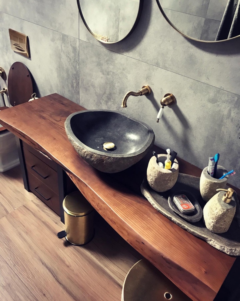 Консоли из слэбов и полимеров в ванную комнату