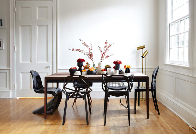 Tavolo da pranzo con sedie e floreale in Edwardian House con