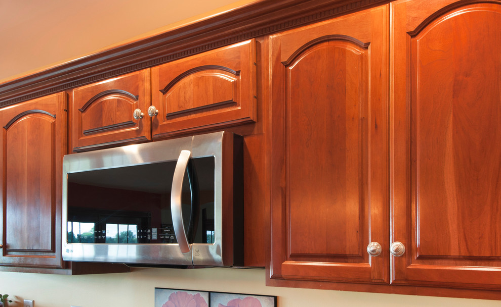 Home design - transitional home design idea in Columbus
